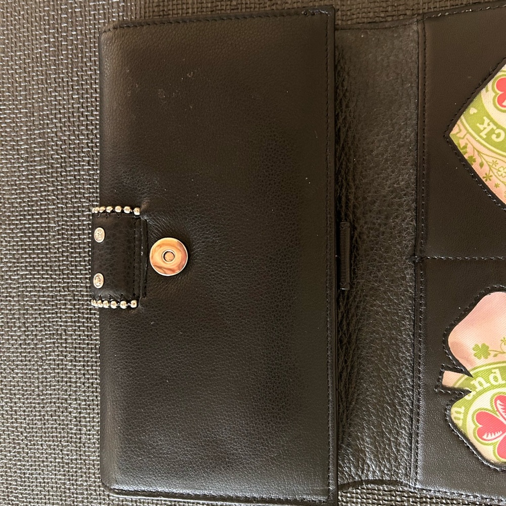 Bling Wallet - Elegant Black Clutch with Silver Accents - Picture 4 of 12